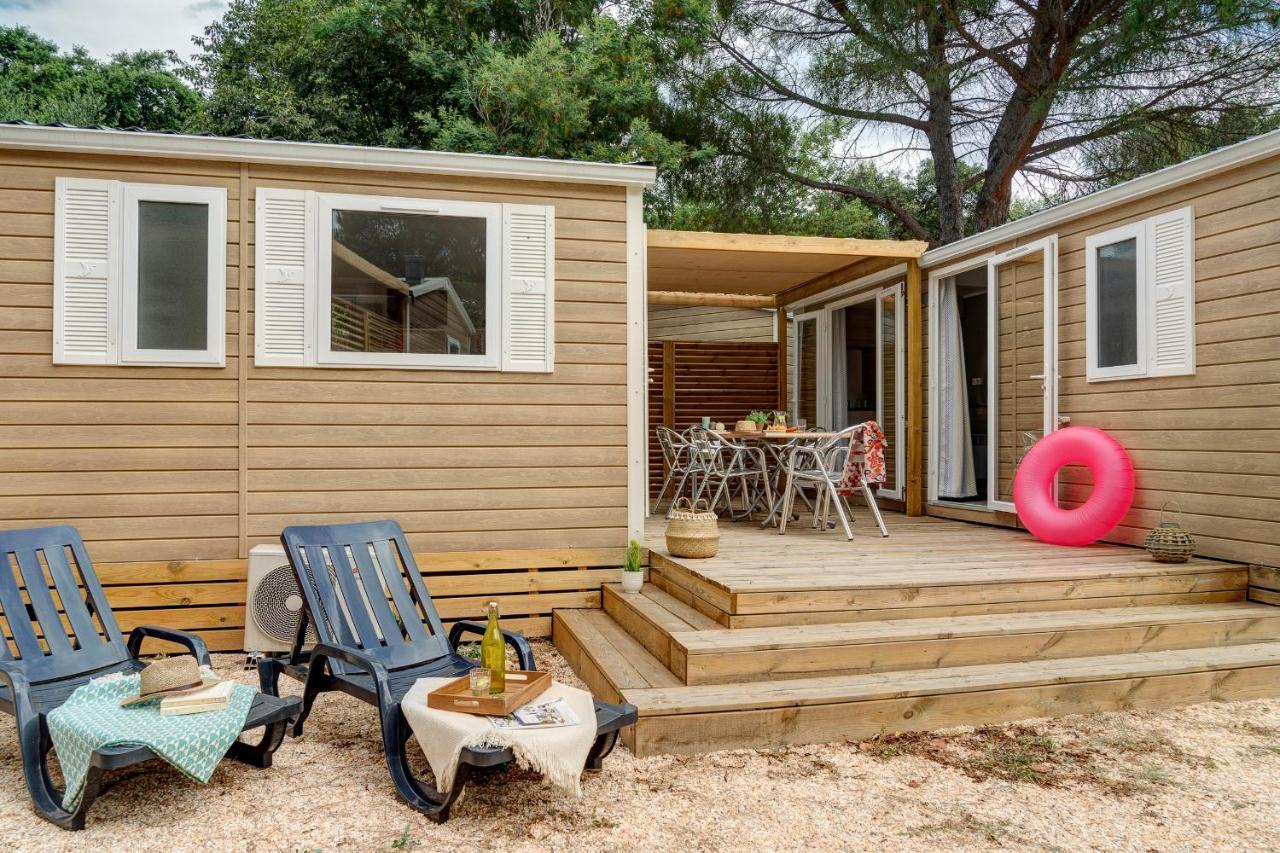 ארגלס-סור-מר Camping Le Bois Fleuri חדר תמונה